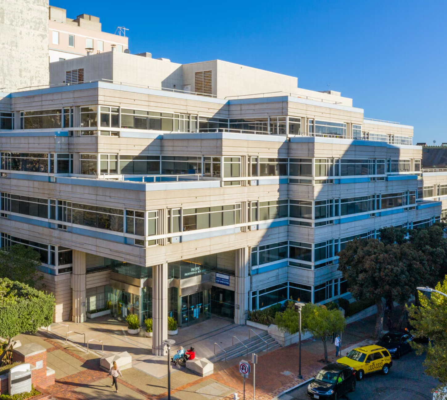 Pacific Eye Associates at 2100 Webster Street in San Francisco