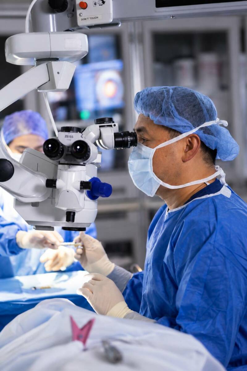 Dr. Danny Lin, Cataract Surgeon